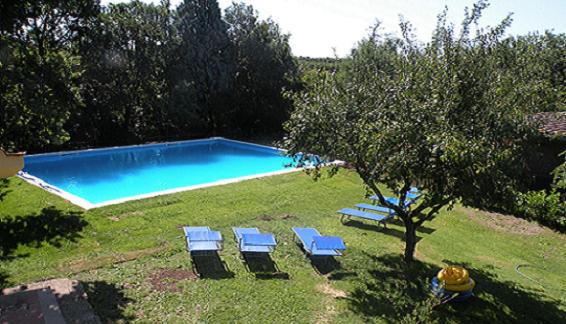 Questa è la Tana dei Lupi! Bed and Breakfast 01030 Corchiano (VT) Lazio Italy tel.00393388160264